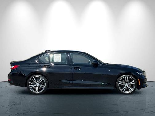 2022 BMW 330 i