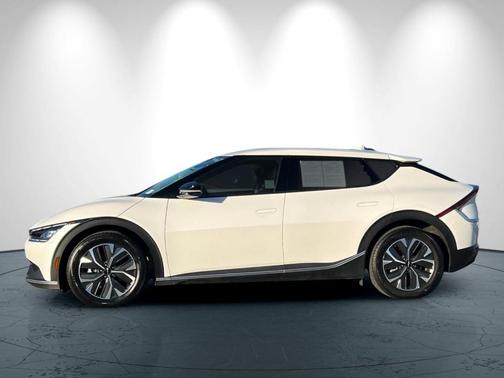 2023 Kia EV6 Light