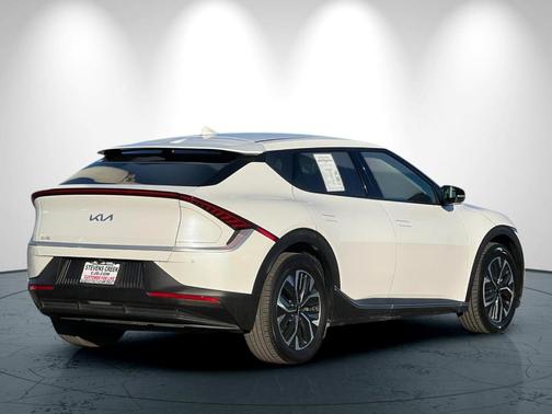 2023 Kia EV6 Light