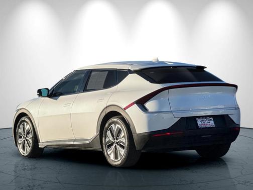 2023 Kia EV6 Light
