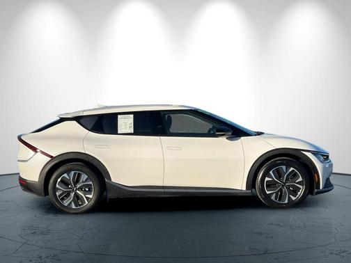 2023 Kia EV6 Light