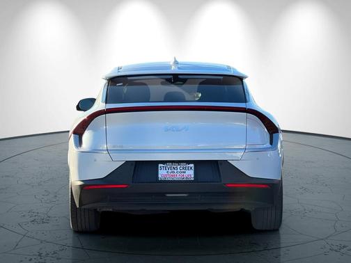 2023 Kia EV6 Light