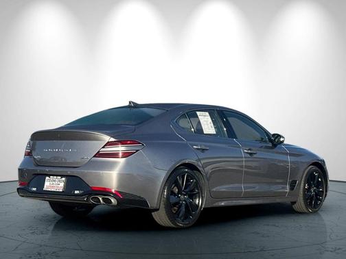 2023 Genesis G70 2.0T