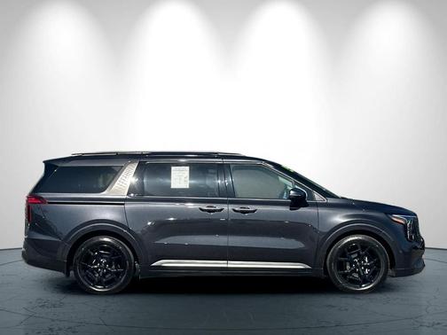 Metal 2025 Kia Carnival SX Prestige
