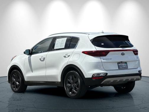 Snow White Pearl 2020 Kia Sportage S