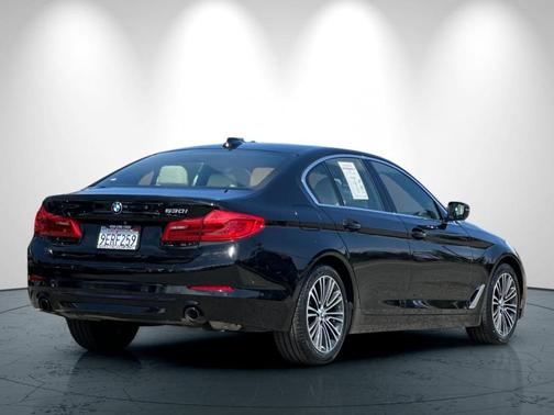 Jet Black 2019 BMW 530 i