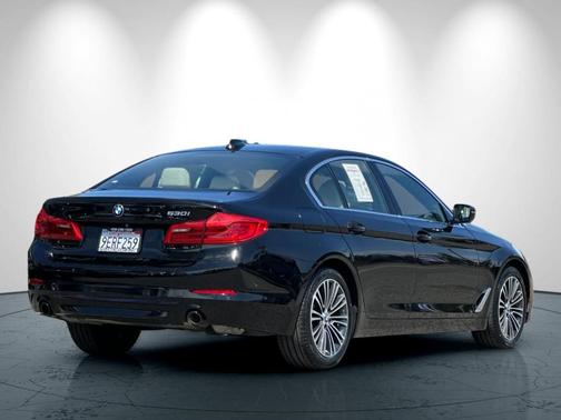 Jet Black 2019 BMW 530 i