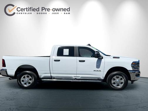 Bright White Clearcoat 2026 RAM 2500 Big Horn