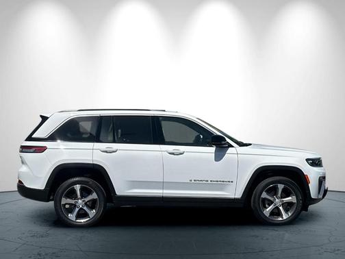 Bright White 2026 Jeep Grand Cherokee Limited 4x4