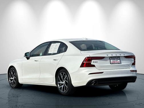 2020 Volvo S60 T5 Momentum