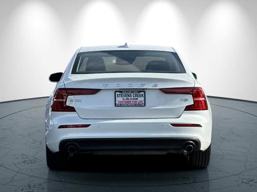 2020 Volvo S60 T5 Momentum
