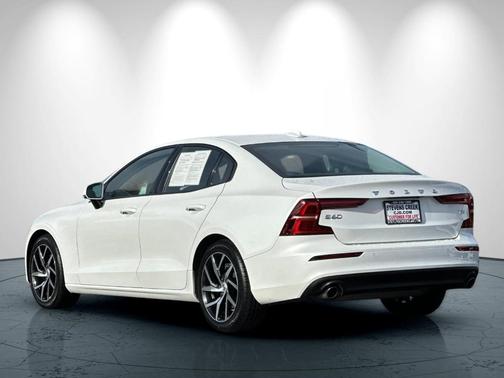 2020 Volvo S60 T5 Momentum
