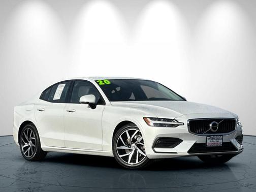 2020 Volvo S60 T5 Momentum