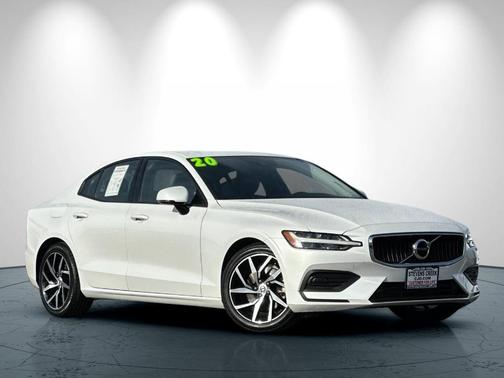 2020 Volvo S60 T5 Momentum