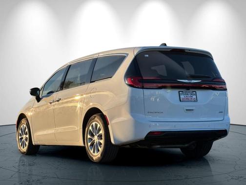 2026 Chrysler Pacifica Select AWD