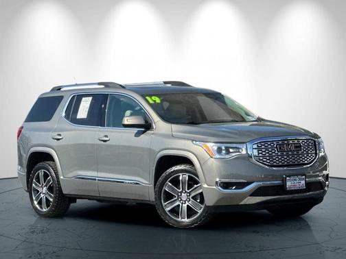 Pepperdust Metallic 2019 GMC Acadia Denali