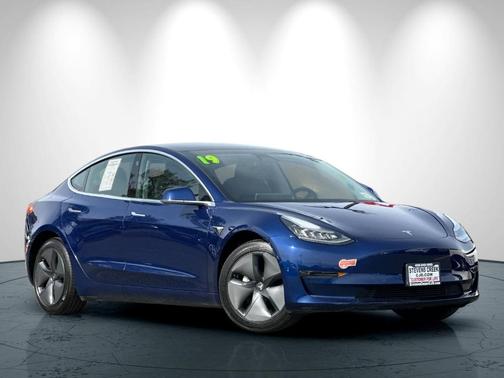 2019 Tesla Model 3 Standard Range Plus