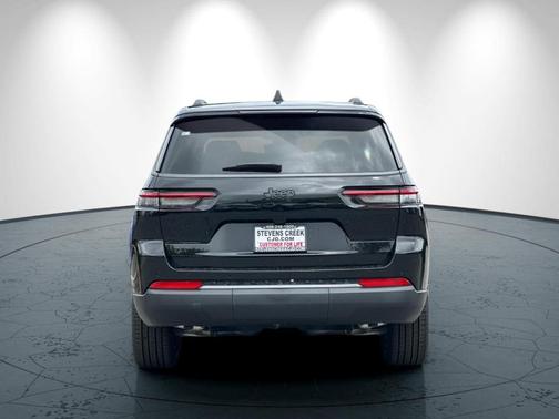 Diamond Black 2026 Jeep Grand Cherokee Limited