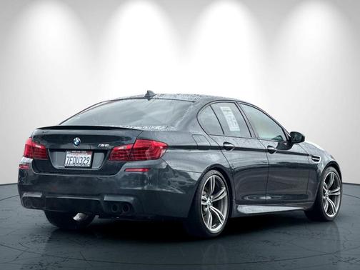 Singapore Gray Metallic 2014 BMW M5 Base