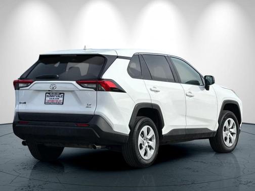 2025 Toyota RAV4 LE