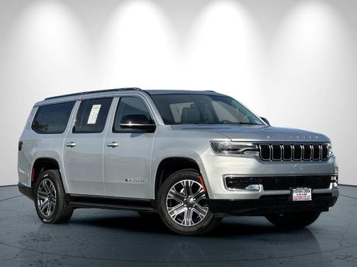 2023 Jeep Wagoneer L Base