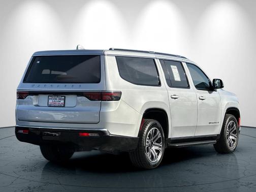 2023 Jeep Wagoneer L Base