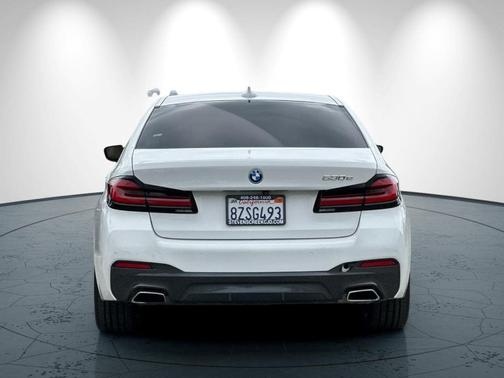 2022 BMW 530e 530e