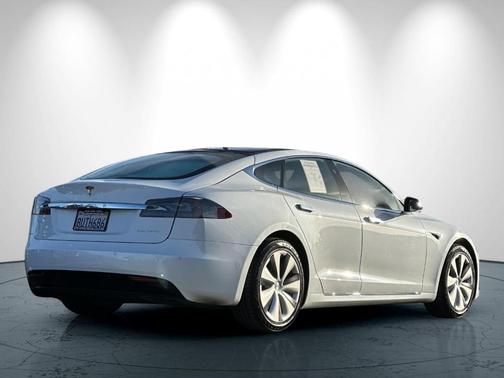 2021 Tesla Model S Long Range