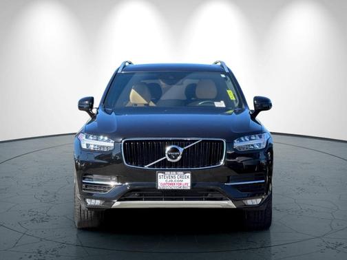 2018 Volvo XC90 T6 Momentum