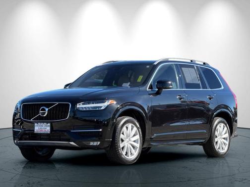 2018 Volvo XC90 T6 Momentum