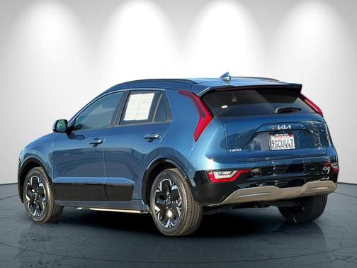 Mineral Blue 2023 Kia Niro EV Wave