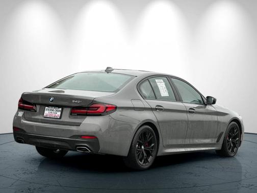 2022 BMW 540 i