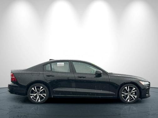 2025 Volvo S60 B5 Core
