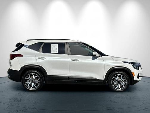 2022 Kia Seltos EX