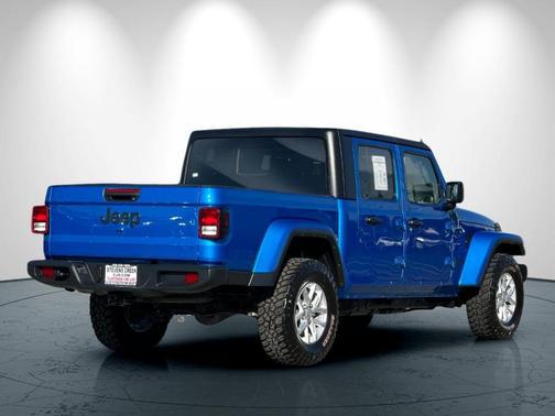 2023 Jeep Gladiator Sport