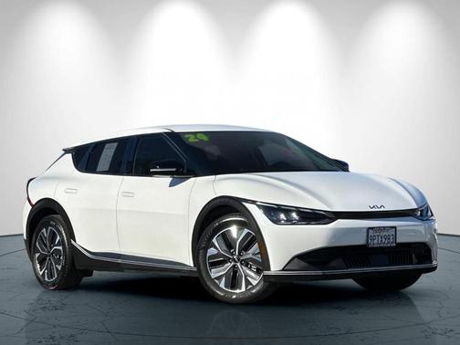 2024 Kia EV6 Light