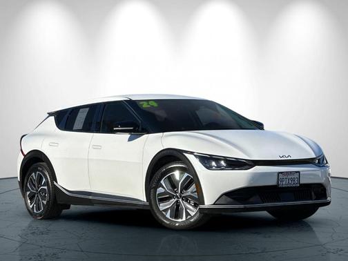 2024 Kia EV6 Light