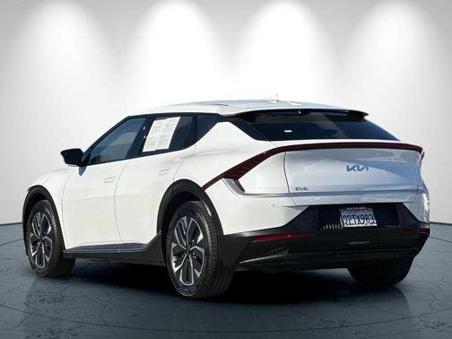2024 Kia EV6 Light
