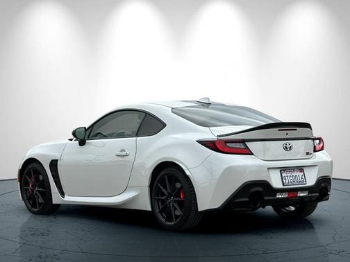 2025 Toyota GR86 Premium