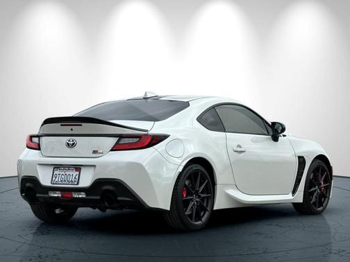 2025 Toyota GR86 Premium