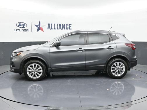 2022 Nissan Rogue Sport SV