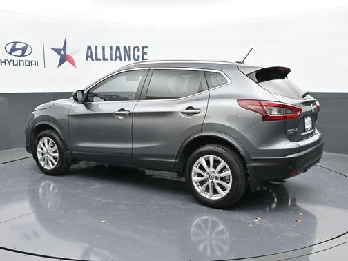 2022 Nissan Rogue Sport SV