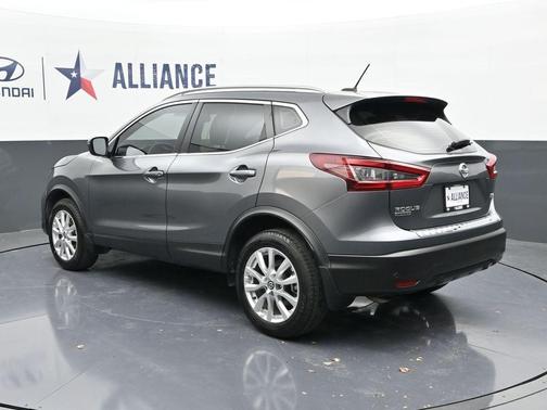 2022 Nissan Rogue Sport SV