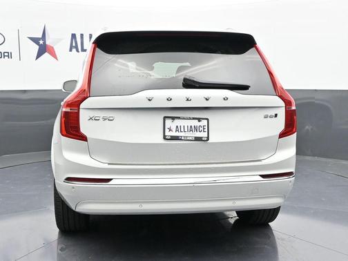 2024 Volvo XC90 B6 Ultimate Bright Theme 7-Seater