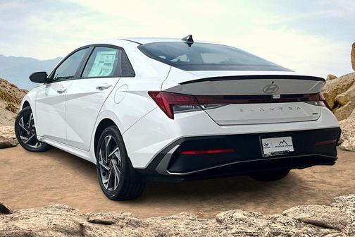 2025 Hyundai ELANTRA HEV SEL Sport