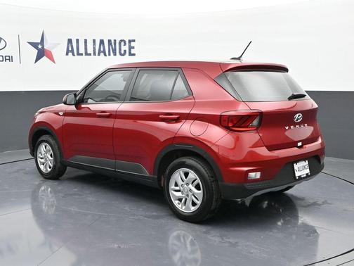 2025 Hyundai VENUE SE