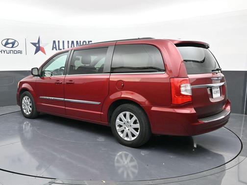 2014 Chrysler Town & Country Touring