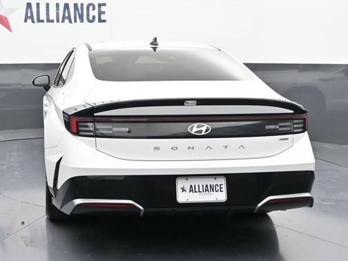 2025 Hyundai SONATA Hybrid SEL