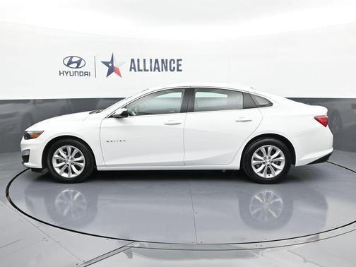 Summit White 2024 Chevrolet Malibu LT