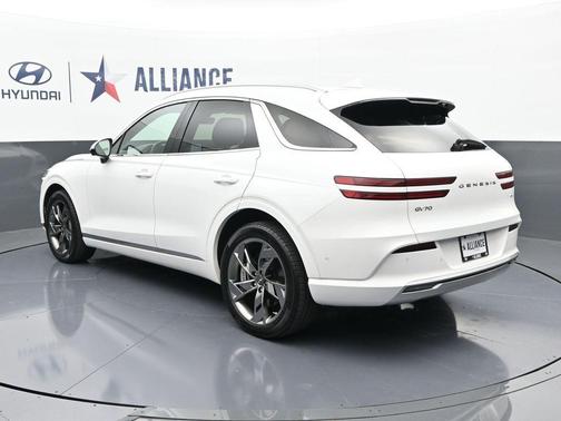 2024 Genesis Electrified GV70 Advanced